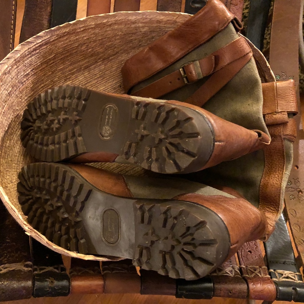 Vintage 80’s Banana Republic Safari 8-1/2 Leather